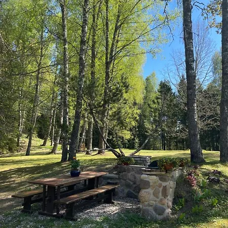 Emakaru Puhkemaja * Otepää